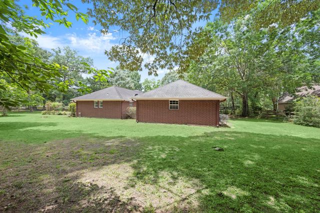 2418 Pebble Lake Drive, Magnolia, TX 77354