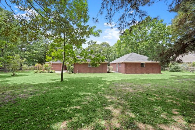 2418 Pebble Lake Drive, Magnolia, TX 77354