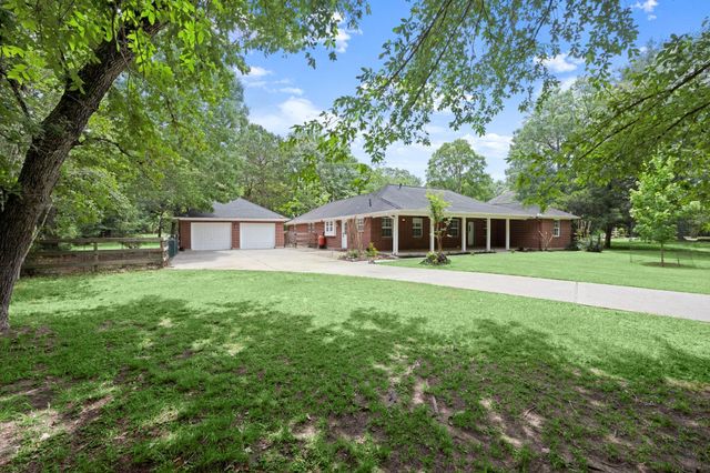 2418 Pebble Lake Drive, Magnolia, TX 77354