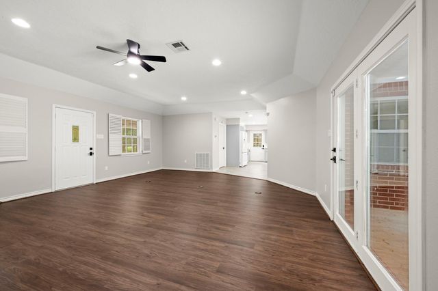 2418 Pebble Lake Drive, Magnolia, TX 77354