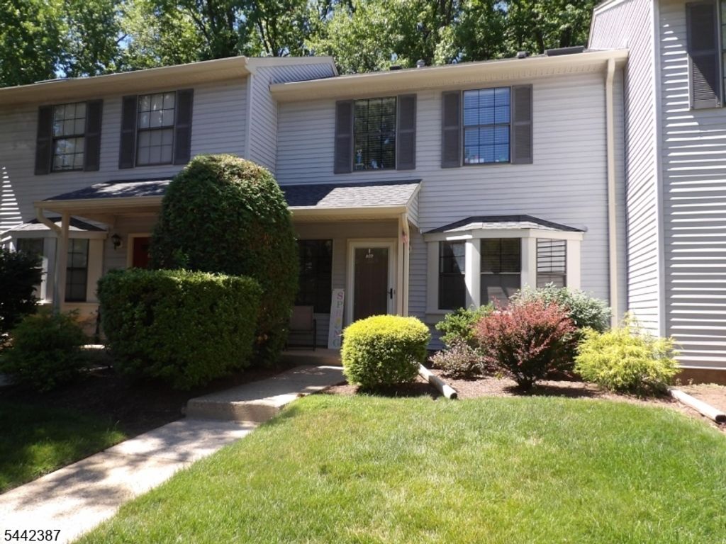 605 Timber Oaks Rd, Edison Twp., NJ 08820 — photo 2