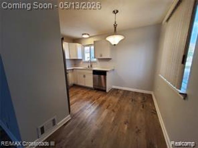 16630 Jackson Street, Taylor, MI 48180