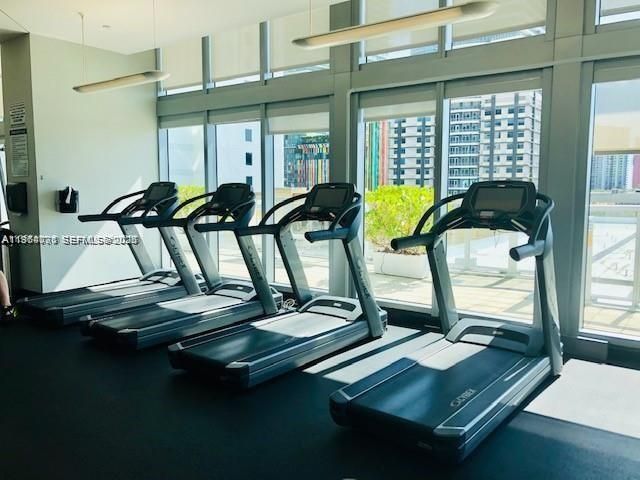 79 SW 12th St 2402-S, Miami, FL 33130