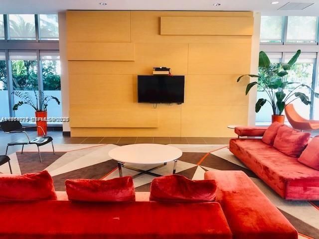 79 SW 12th St 2402-S, Miami, FL 33130