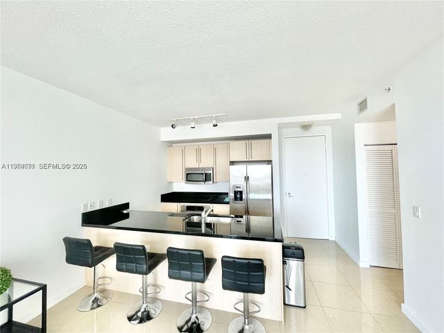 79 SW 12th St 2402-S, Miami, FL 33130