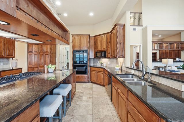 16227 San Cayetano, Helotes, TX 78023