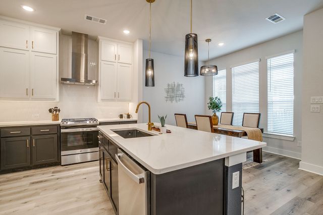 4908 Deavers Lane, Fort Worth, TX 76114