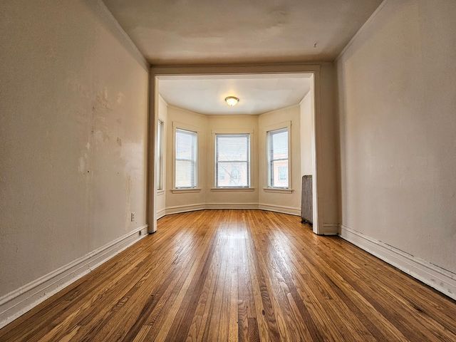 709 W Cornelia Avenue 1F, Chicago, IL 60657