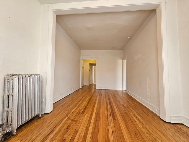 709 W Cornelia Avenue 1F, Chicago, IL 60657