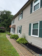 2 Hamburg Street, Shelton, CT 06484