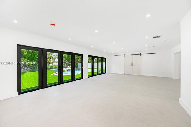 11835 SW 37th St, Miami, FL 33175