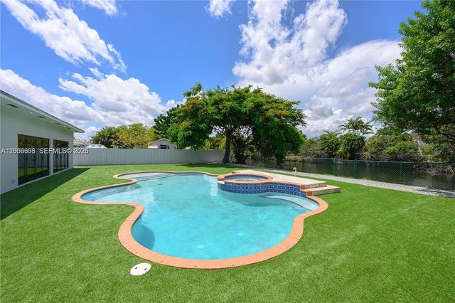 11835 SW 37th St, Miami, FL 33175