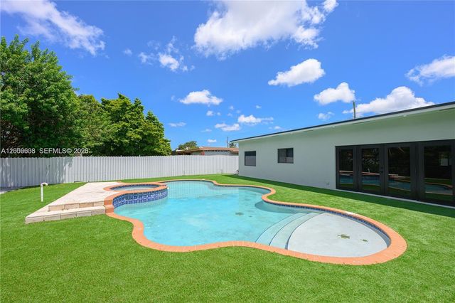 11835 SW 37th St, Miami, FL 33175