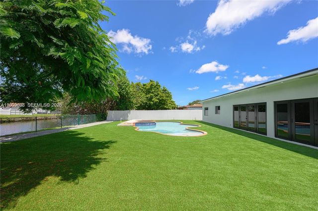 11835 SW 37th St, Miami, FL 33175