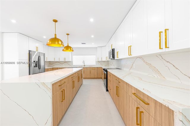 11835 SW 37th St, Miami, FL 33175