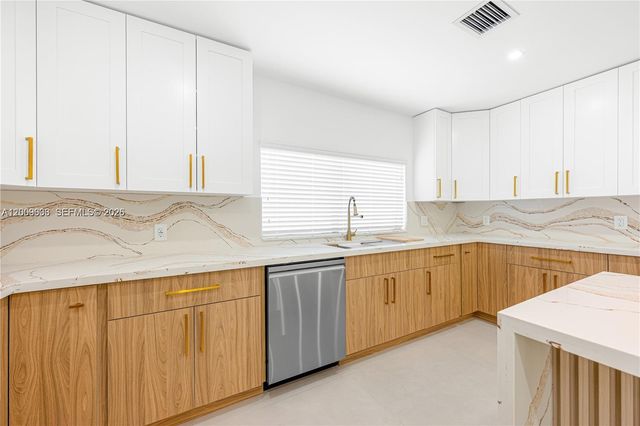 11835 SW 37th St, Miami, FL 33175