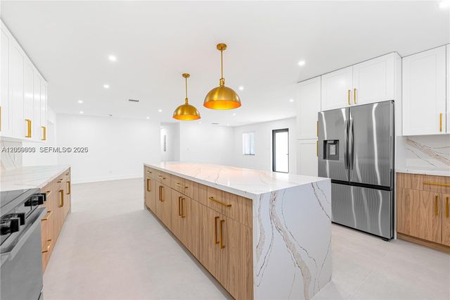 11835 SW 37th St, Miami, FL 33175