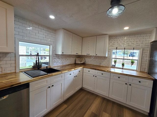 8341 HIGHPOINT BOULEVARD, Brooksville, FL 34613