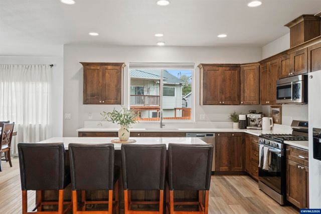 5175 Parkway Dr NE, Salem, OR 97305