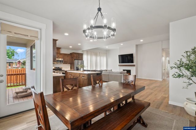 5175 Parkway Dr NE, Salem, OR 97305