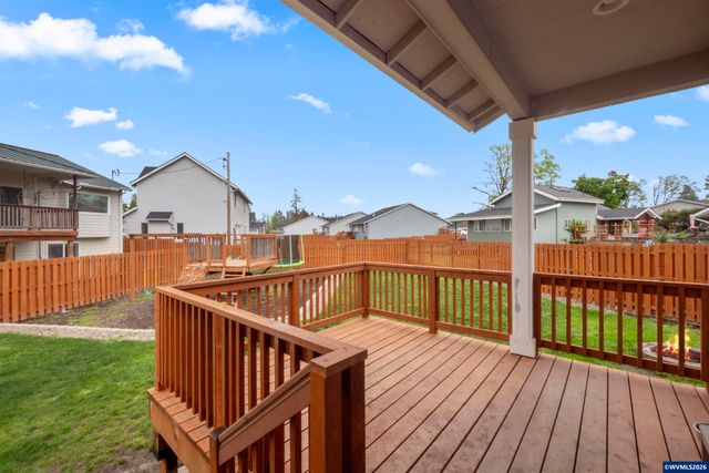 5175 Parkway Dr NE, Salem, OR 97305