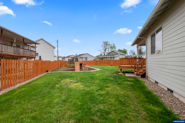 5175 Parkway Dr NE, Salem, OR 97305