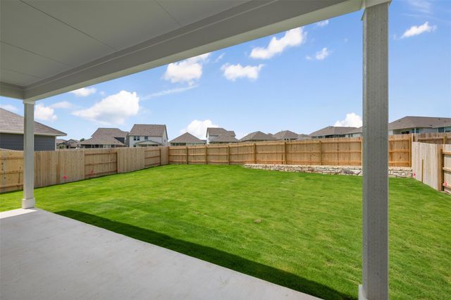 200 Willow Heights DR, Hutto, TX 78634