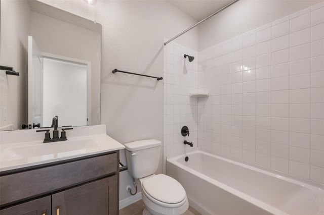 200 Willow Heights DR, Hutto, TX 78634