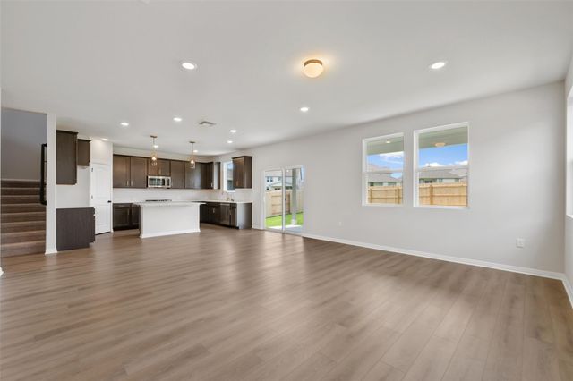 200 Willow Heights DR, Hutto, TX 78634