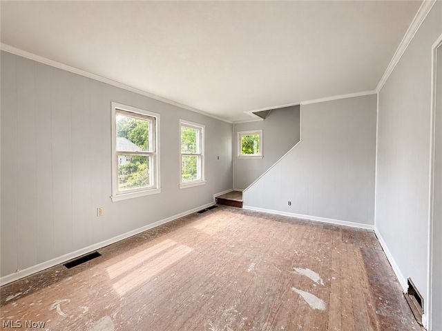 1027 Buena Vista Avenue NE, Warren, OH 44483