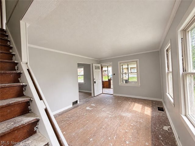 1027 Buena Vista Avenue NE, Warren, OH 44483