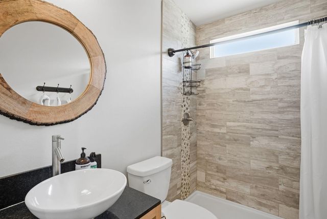 530 Pioneer TRL, Dripping Springs, TX 78620