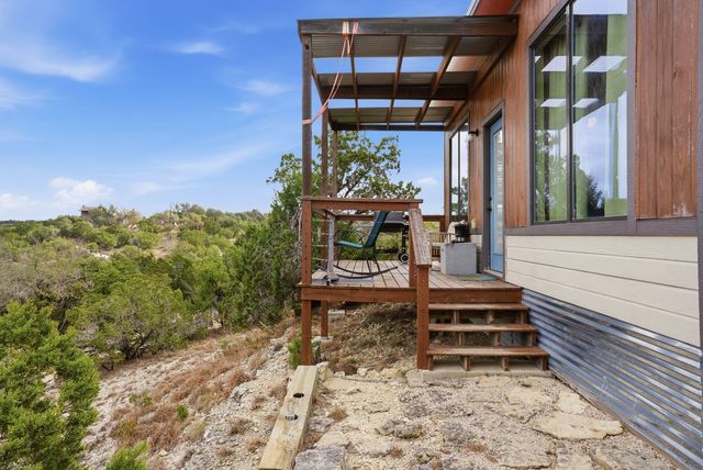 530 Pioneer TRL, Dripping Springs, TX 78620