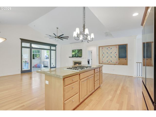 12015 Nw 8TH Ave, Vancouver, WA 98685