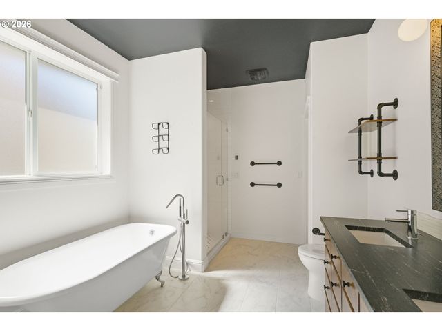 12015 Nw 8TH Ave, Vancouver, WA 98685