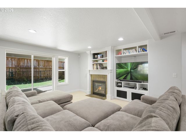 12015 Nw 8TH Ave, Vancouver, WA 98685
