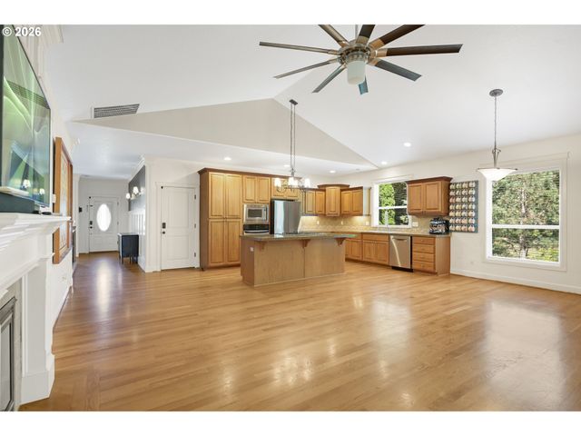 12015 Nw 8TH Ave, Vancouver, WA 98685