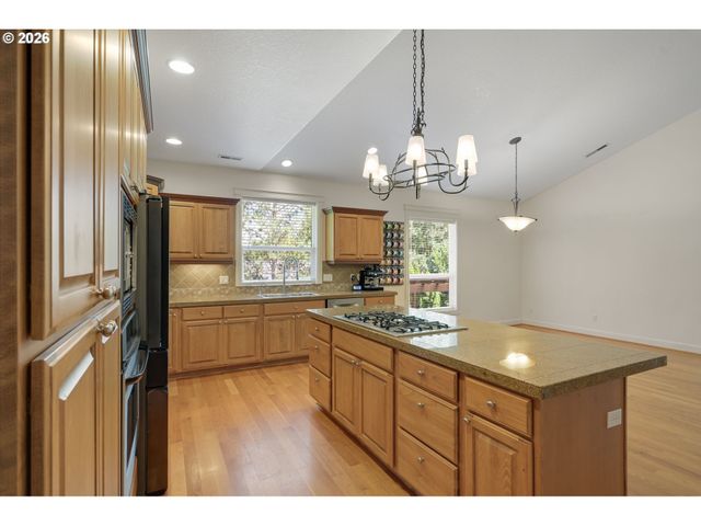 12015 Nw 8TH Ave, Vancouver, WA 98685