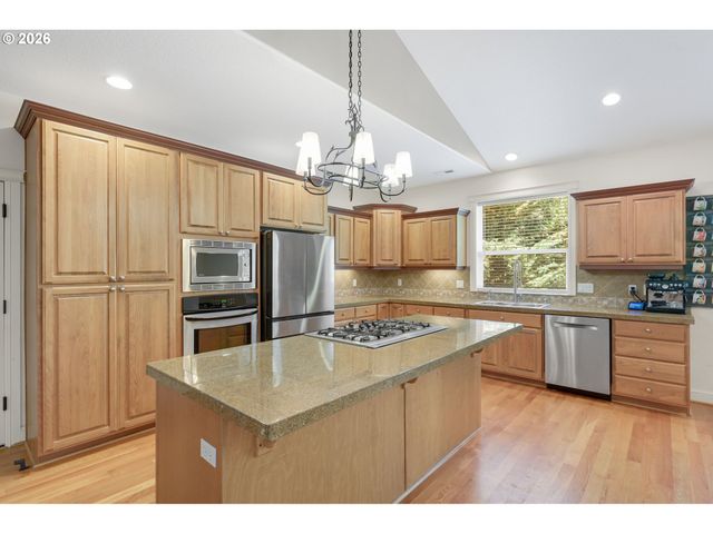 12015 Nw 8TH Ave, Vancouver, WA 98685