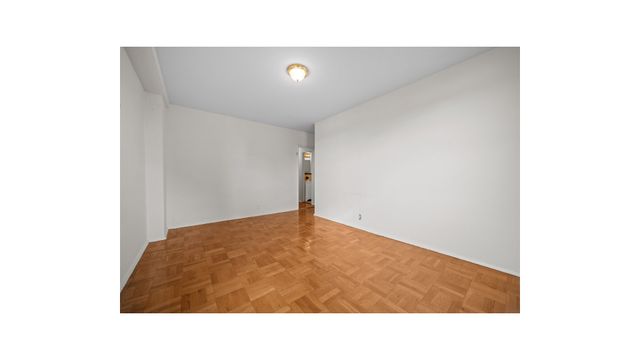 735 KAPPOCK Street # 7B, New York City, NY 10463