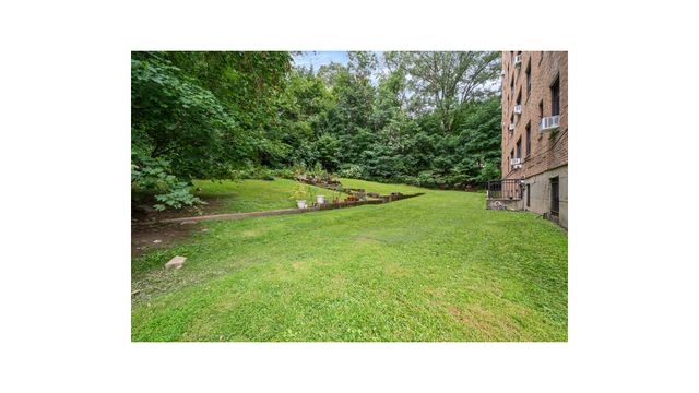 735 KAPPOCK Street # 7B, New York City, NY 10463