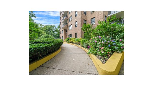 735 KAPPOCK Street # 7B, New York City, NY 10463
