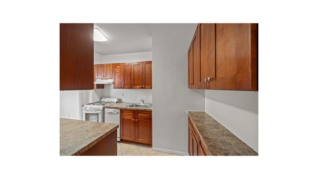 735 KAPPOCK Street # 7B, New York City, NY 10463