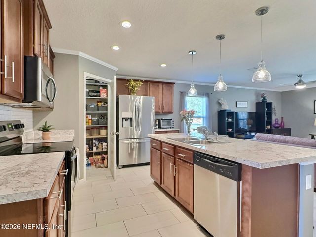 465 HARLEY Drive, Jacksonville, FL 32218