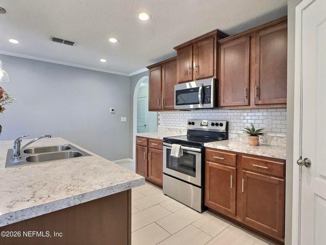 465 HARLEY Drive, Jacksonville, FL 32218