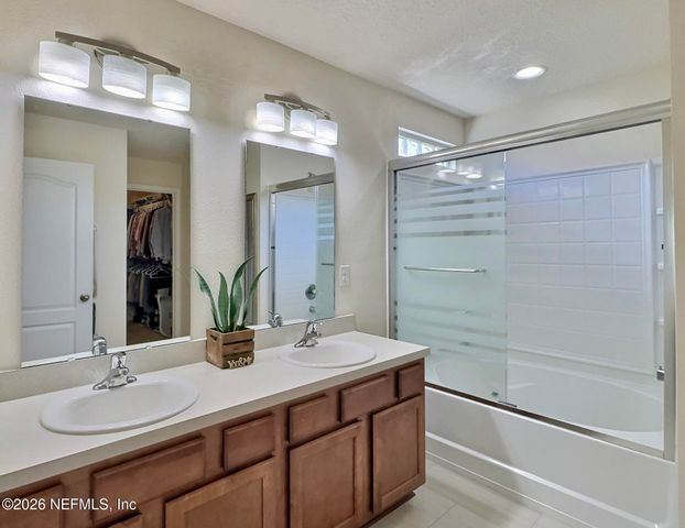 465 HARLEY Drive, Jacksonville, FL 32218