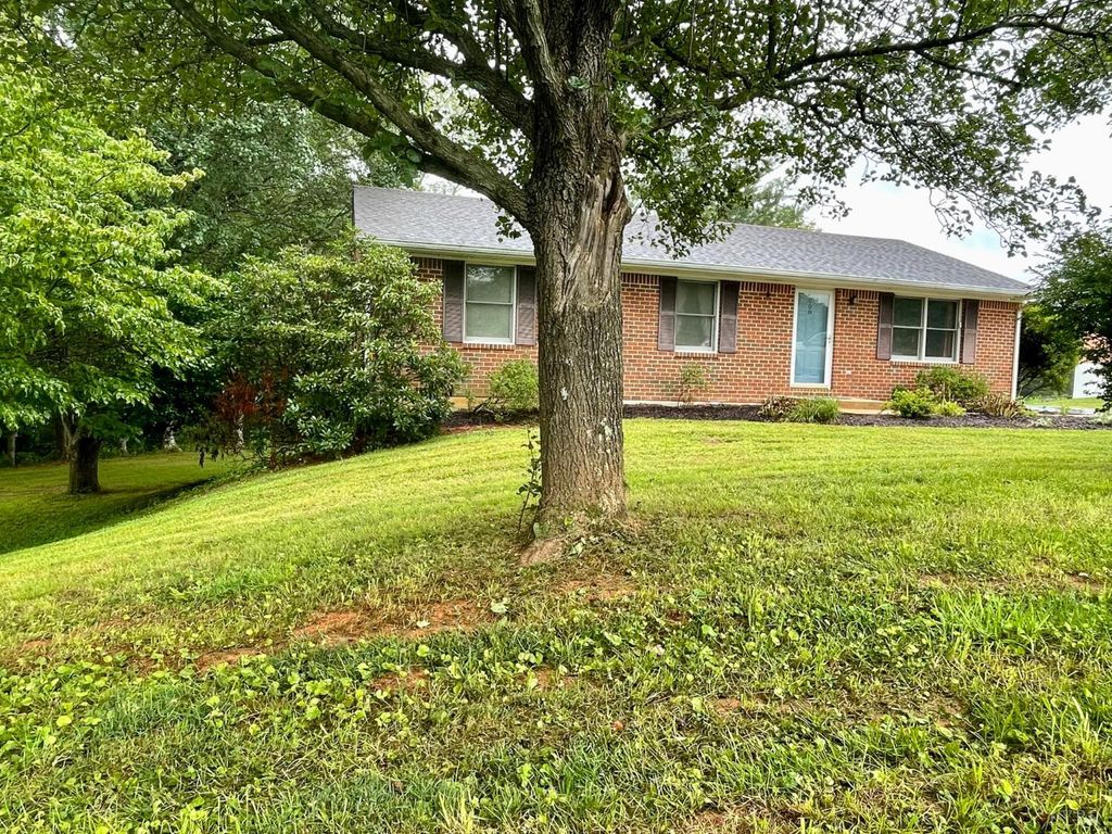 808 Woodhaven, Bedford, VA 24523