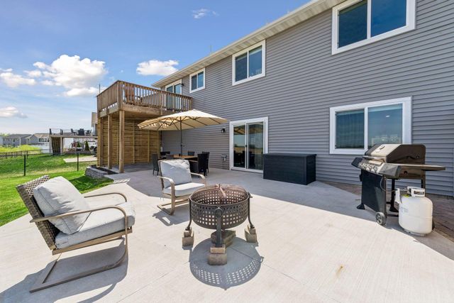 2809 213th St, Farmington, MN 55024