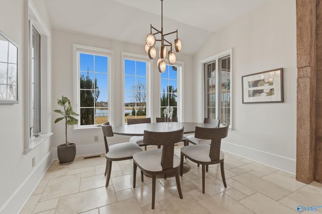 19 Lake Forest Blvd SW, Huntsville, AL 35824