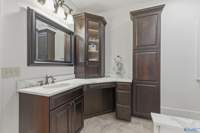 19 Lake Forest Blvd SW, Huntsville, AL 35824